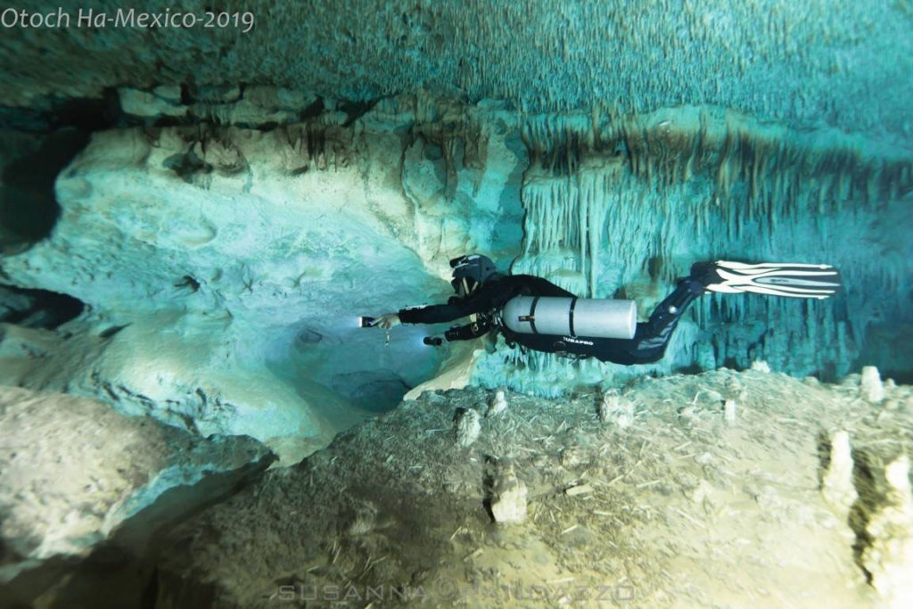 Sidemount Cave Diver TDI.