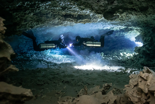 Advanced Sidemount Cave Diver TDI. (no Mount)